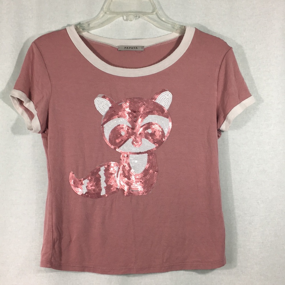 pink top